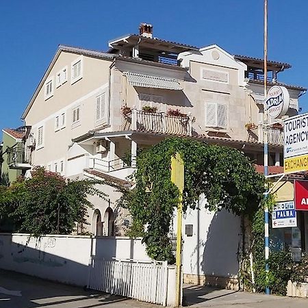 Rooms And Apartments Palma B&B Medulin Buitenkant foto