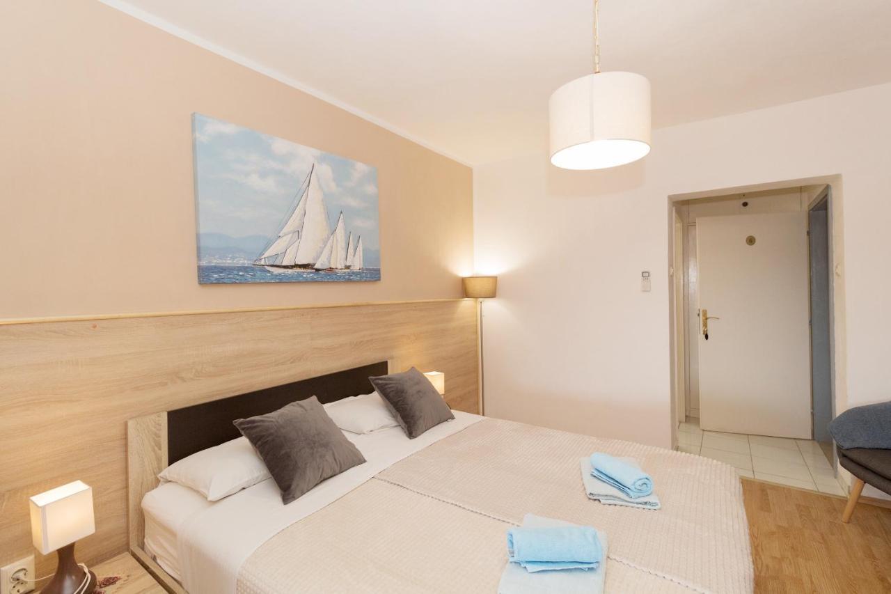Rooms And Apartments Palma B&B Medulin Buitenkant foto
