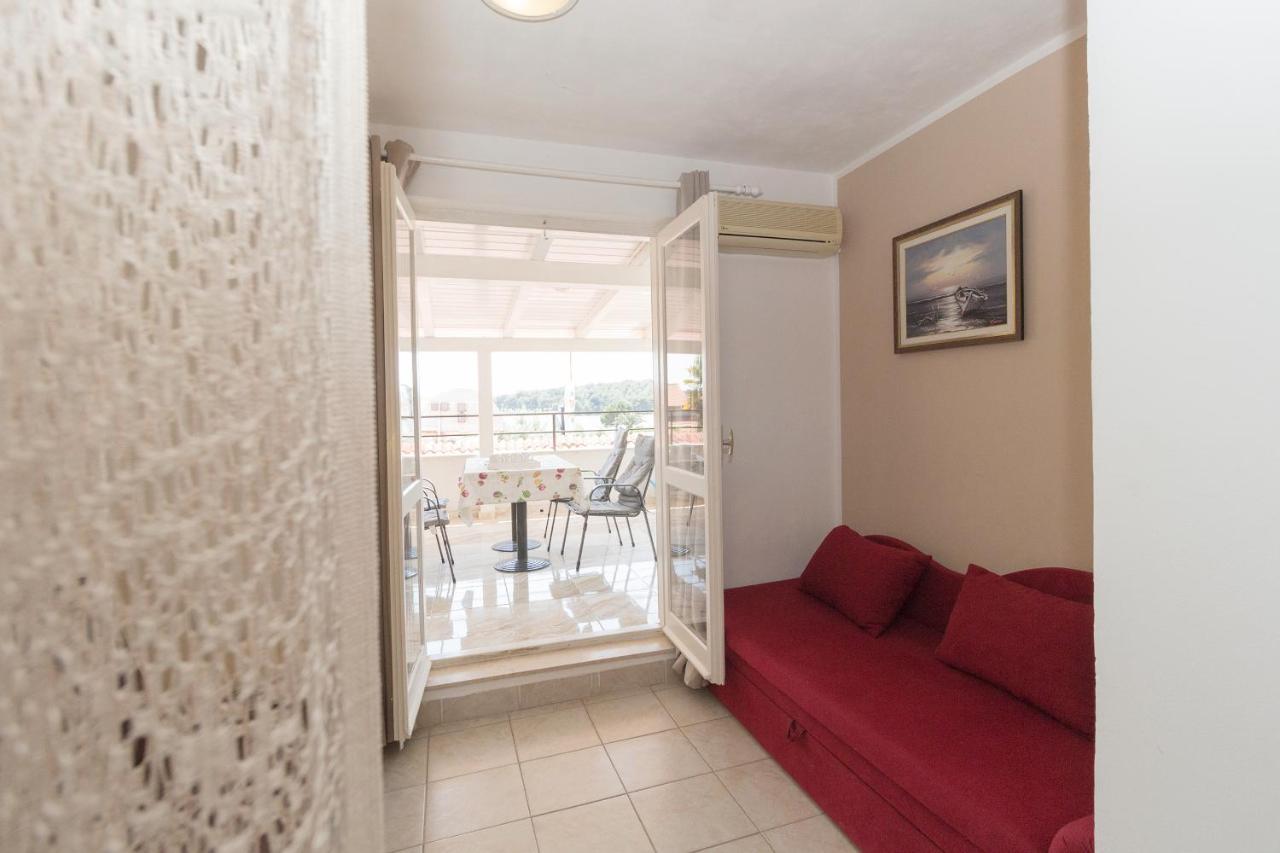 Rooms And Apartments Palma B&B Medulin Buitenkant foto