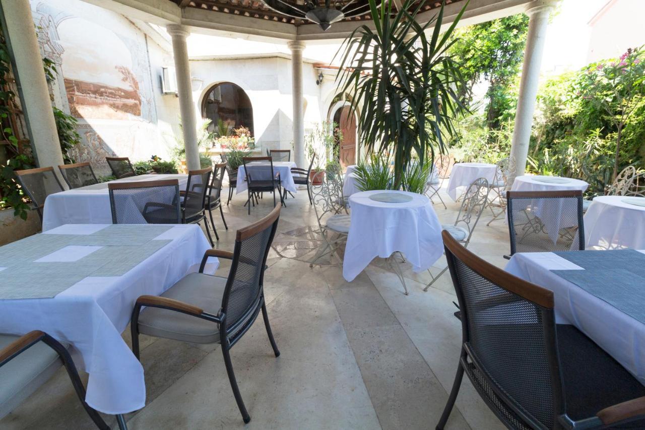 Rooms And Apartments Palma B&B Medulin Buitenkant foto