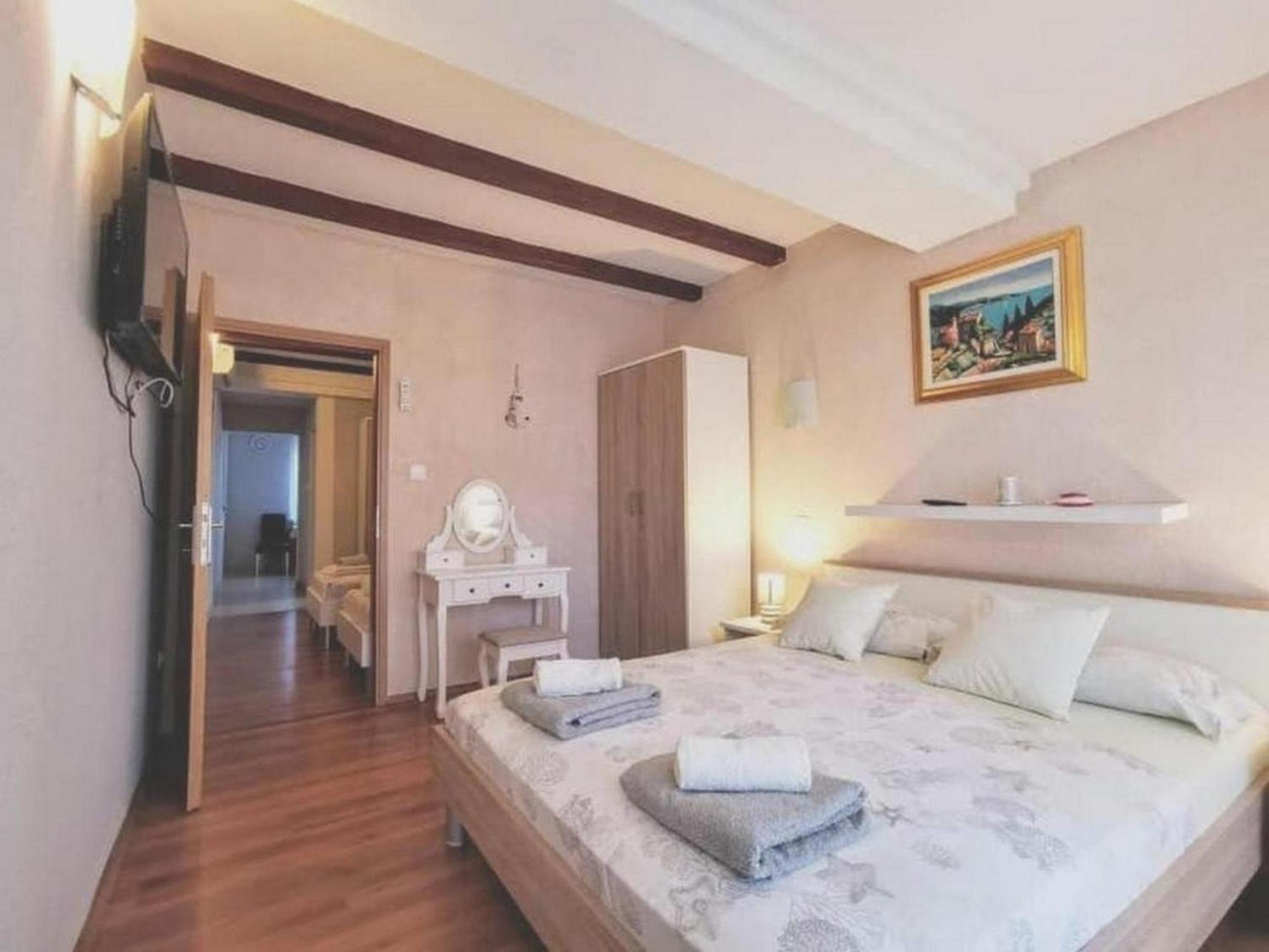 Rooms And Apartments Palma B&B Medulin Buitenkant foto