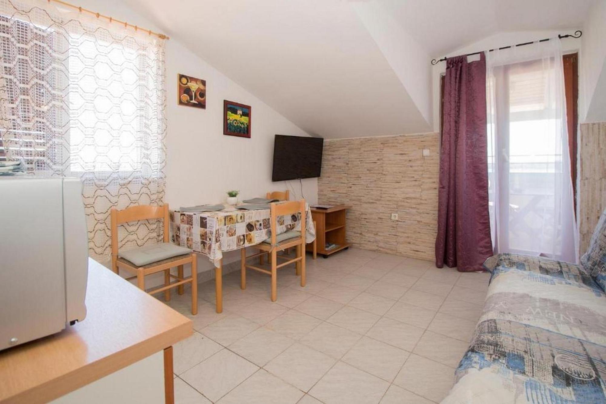 Rooms And Apartments Palma B&B Medulin Buitenkant foto