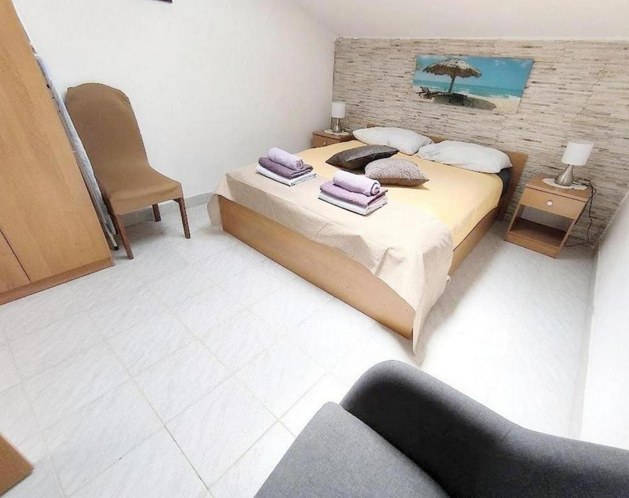 Rooms And Apartments Palma B&B Medulin Buitenkant foto