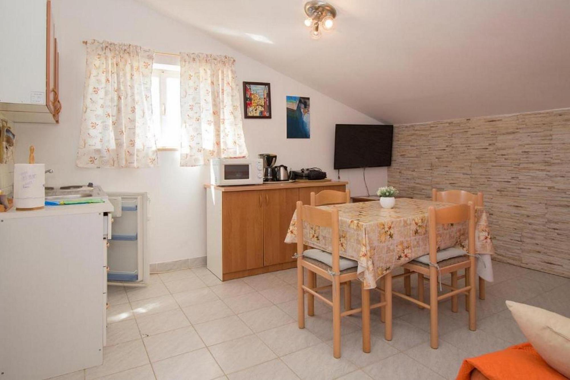 Rooms And Apartments Palma B&B Medulin Buitenkant foto