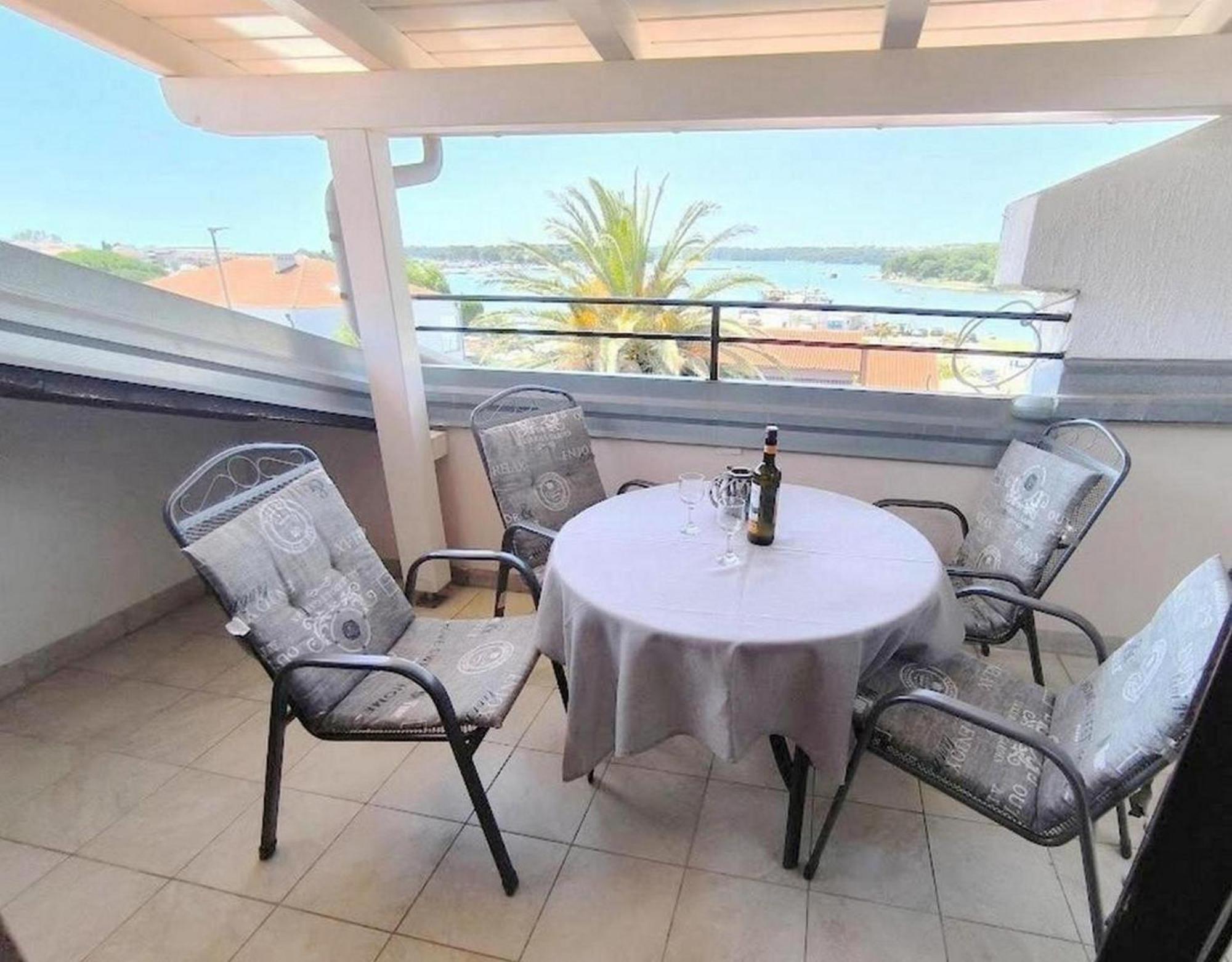 Rooms And Apartments Palma B&B Medulin Buitenkant foto