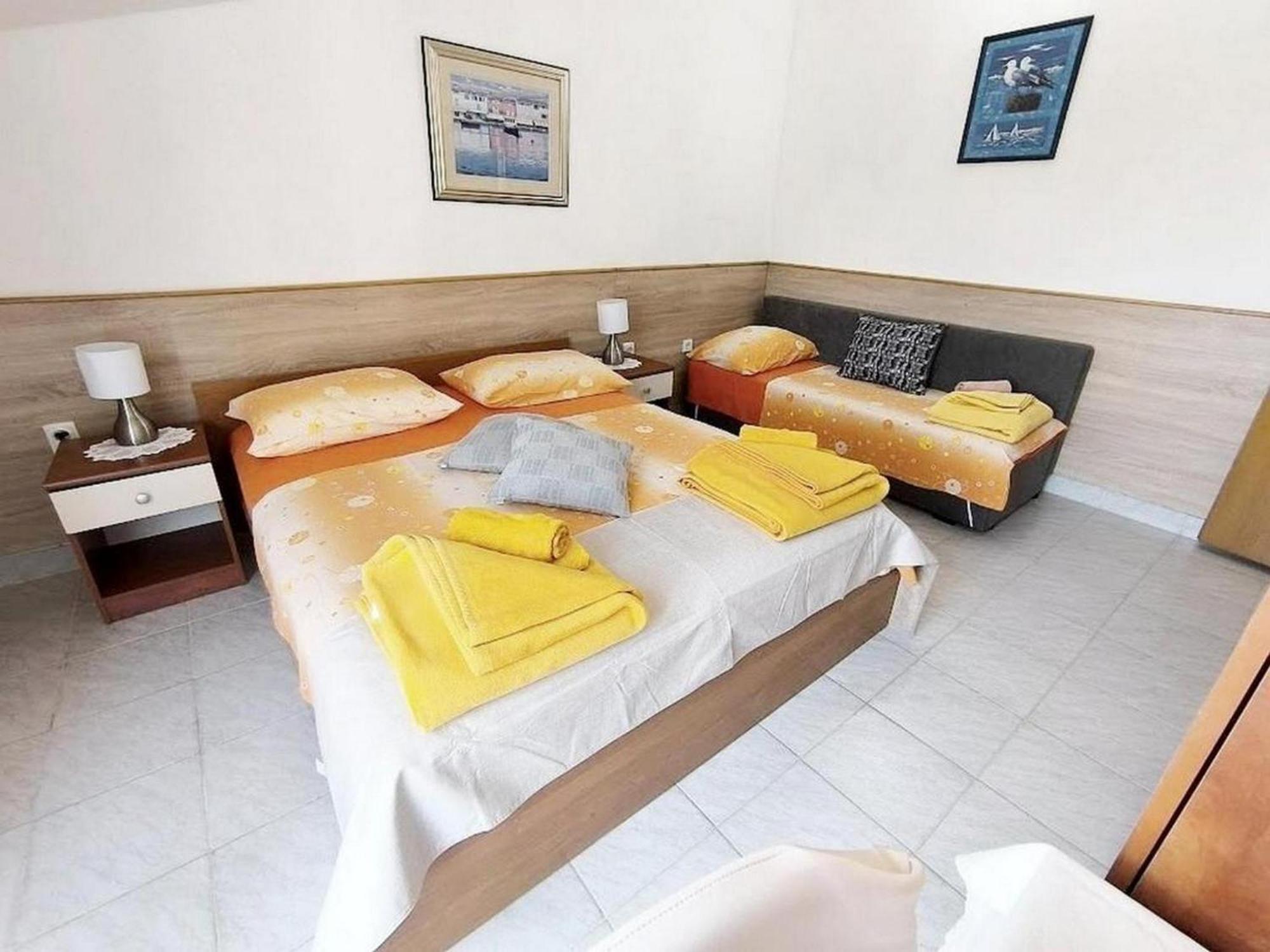 Rooms And Apartments Palma B&B Medulin Buitenkant foto