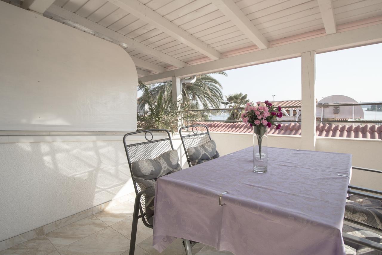 Rooms And Apartments Palma B&B Medulin Buitenkant foto